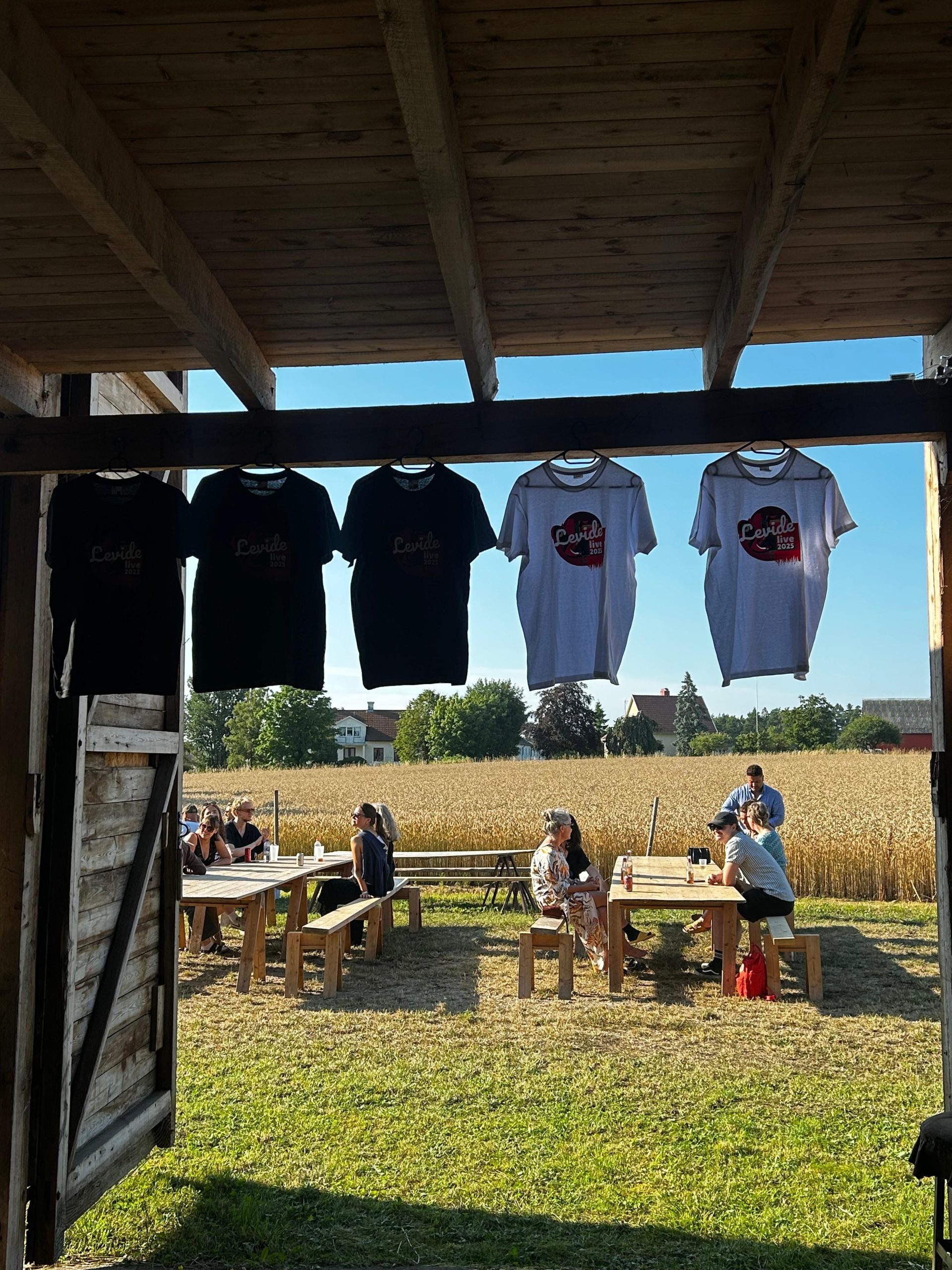 Festivalmerch med tryck till Levide Live, tillverkad med egna transfers i Stockholm