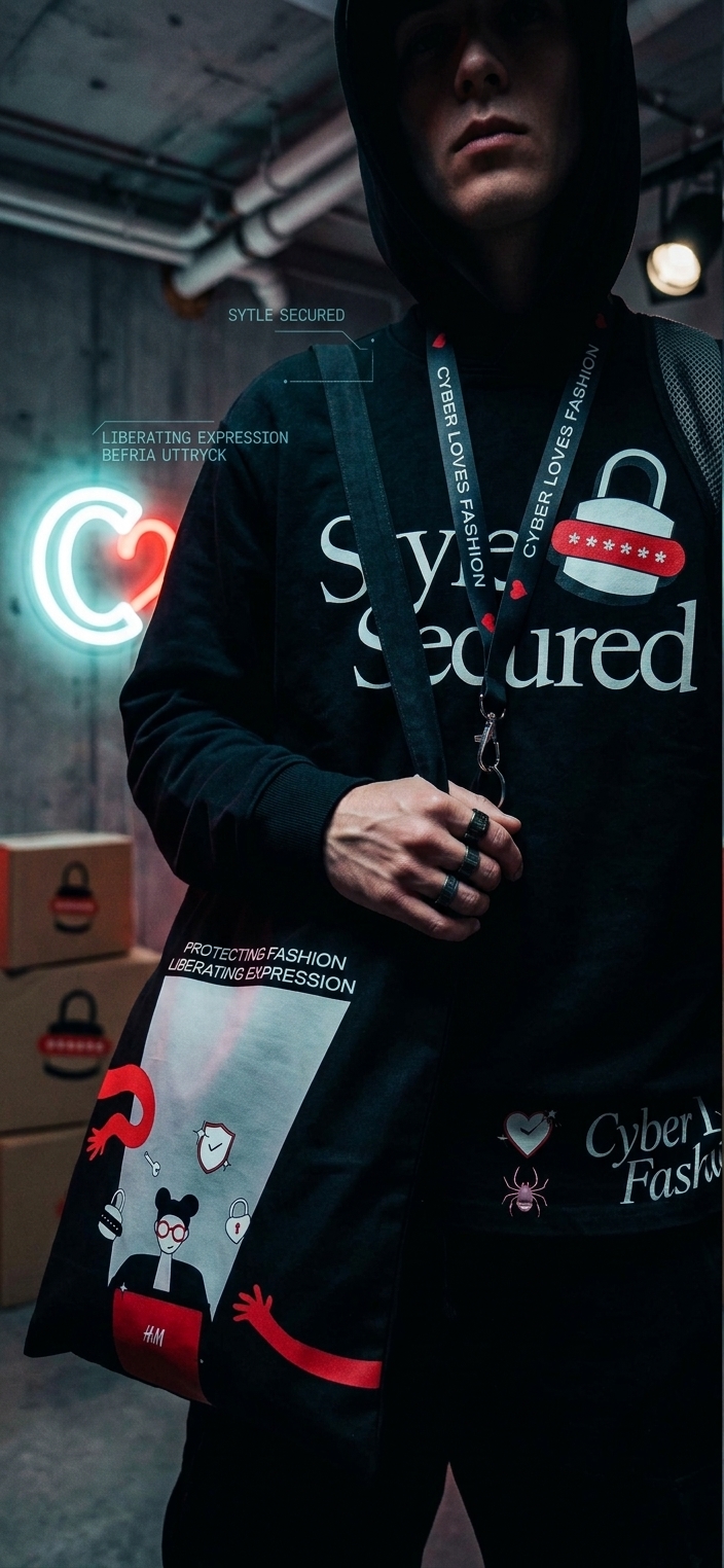 Screentryckt merchkollektion till H&M med t-shirt, sweatshirt, hoodie, tygkasse och lanyard, producerad av JM Printsolutions i Stockholm